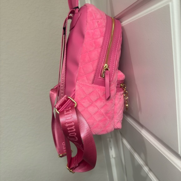 Juicy Couture JUICY PINK
ROYAL MOMENT MEDIUM BACKPACK, hot-Pink Quilted Backpack - Picture 6 of 9